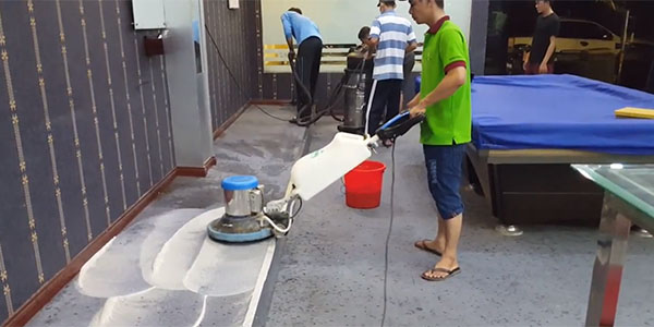 Cần tiến hành dọn vệ sinh thảm văn phòng thường xuyên, đúng cách để giữ thảm luôn sạch, thơm, bền lâu
